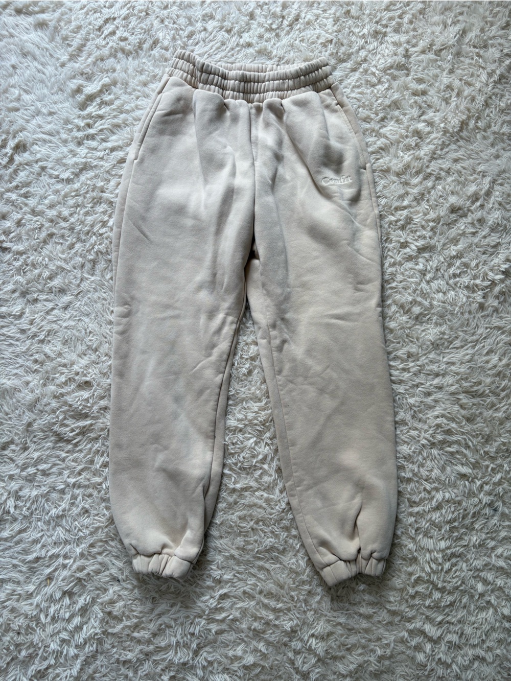 Cream Comfrt Signature sweatpants